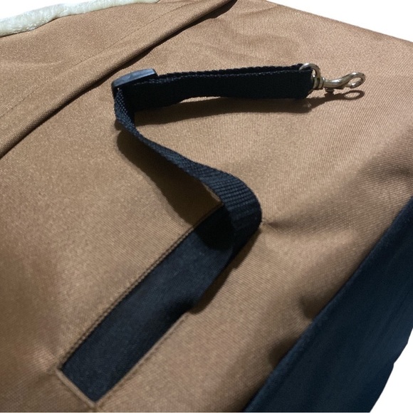 Pet Car Booster Bucket Seat 16 x 18 x 22  Max Weigh… - Picture 11 of 14